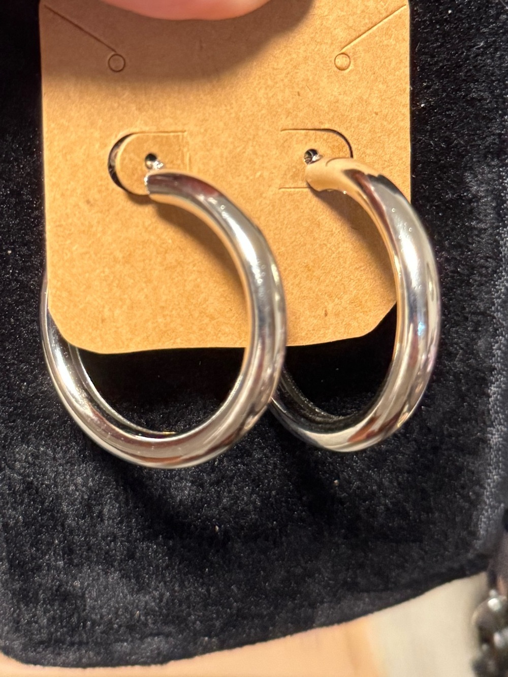 ⭐️⭐️Earring Set - Two Sizes - Picture 3 of 3